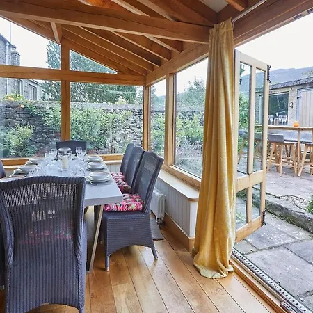 4 Bed In Oc-t29735 Holiday home *