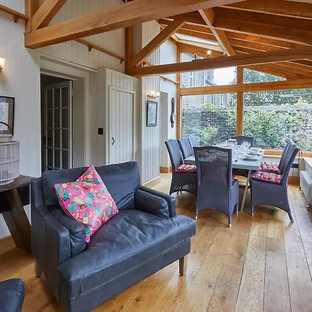 4 Bed In Oc-t29735 * Burnsall