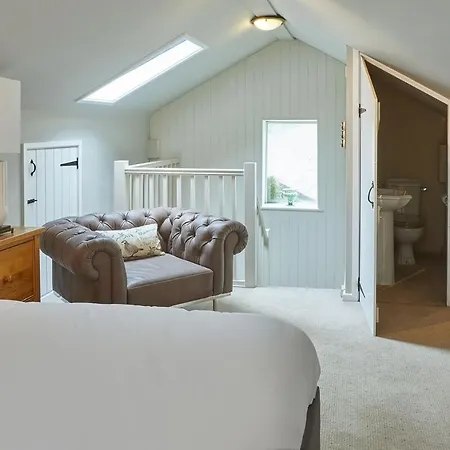 4 Bed In Oc-t29735 Holiday home Burnsall